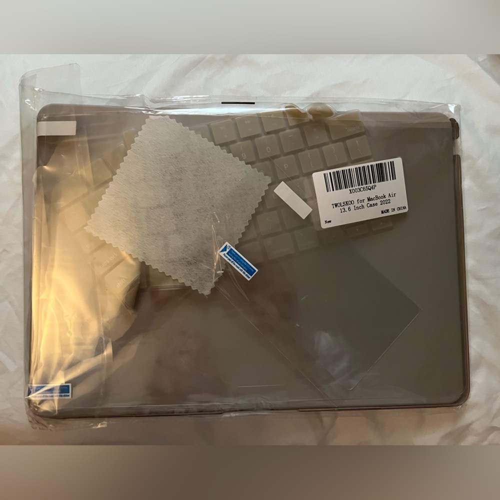 Tan/beige MacBook Air 13.6inch case